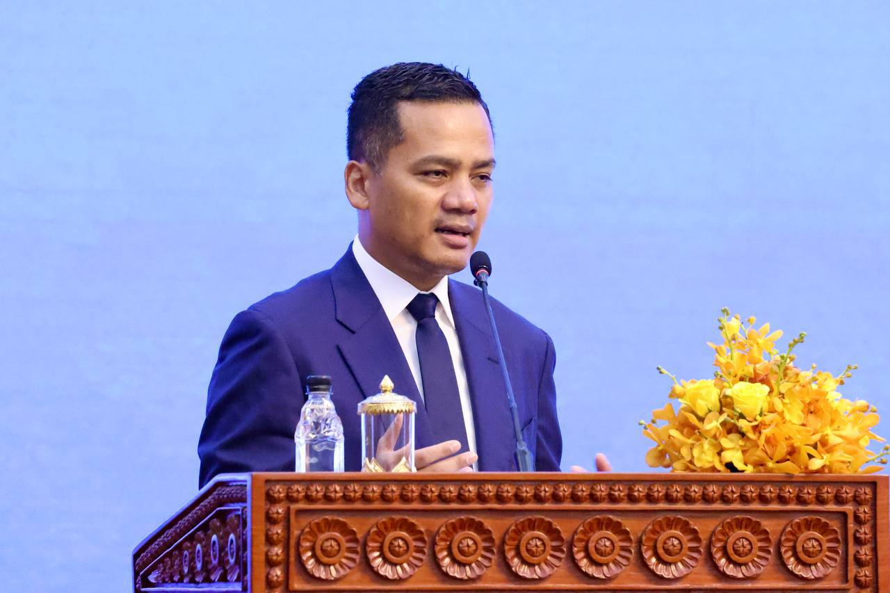 ឯកឧត្តមអភិសន្តិបណ្ឌិត ស សុខា ចាត់ទុកប្រកាសអន្តរក្រសួងស្ដីពីការផ្ដល់សេវារដ្ឋបាលរបស់ក្រុង ស្រុក ខណ្ឌ ជាការធានាប្រសិទ្ធភាពនិងតម្លាភាពក្នុងការផ្តល់សេវារដ្ឋបាល ជូនប្រជាពលរដ្ឋ